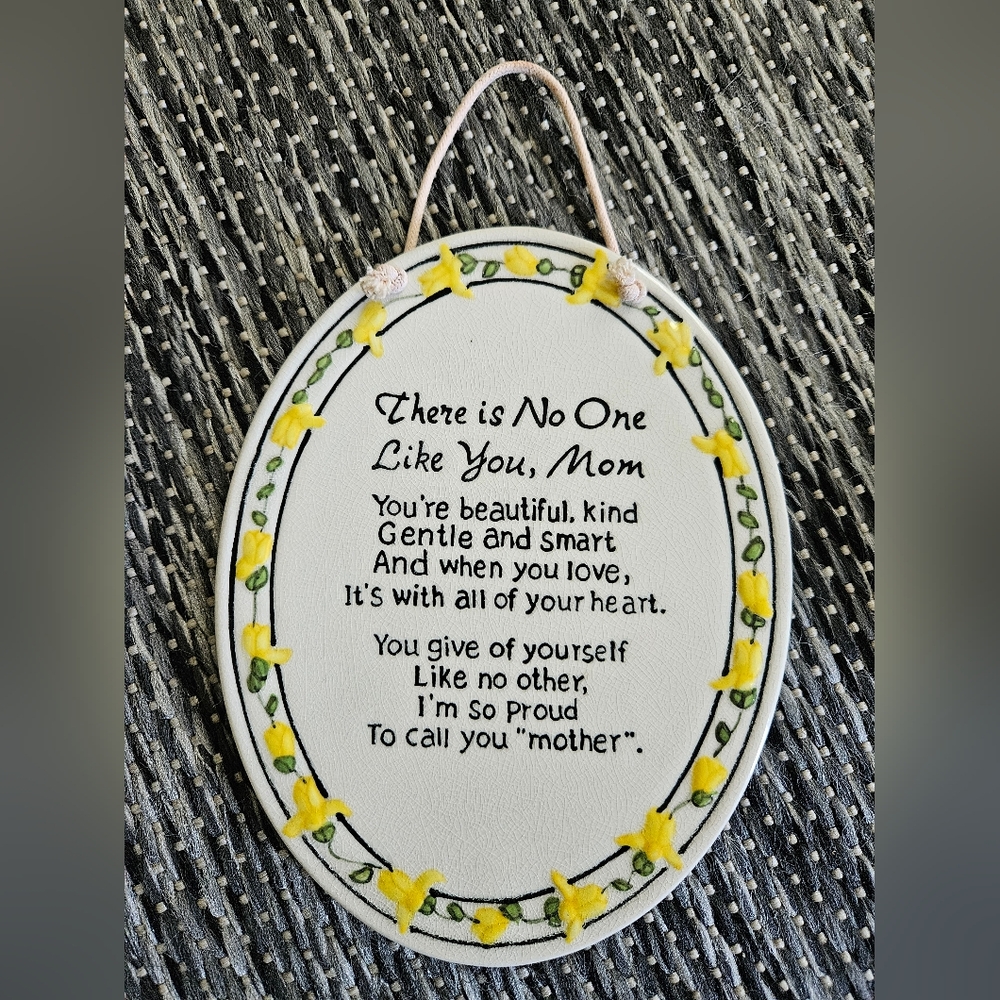 "MOM" Ceramic Wall Hanging